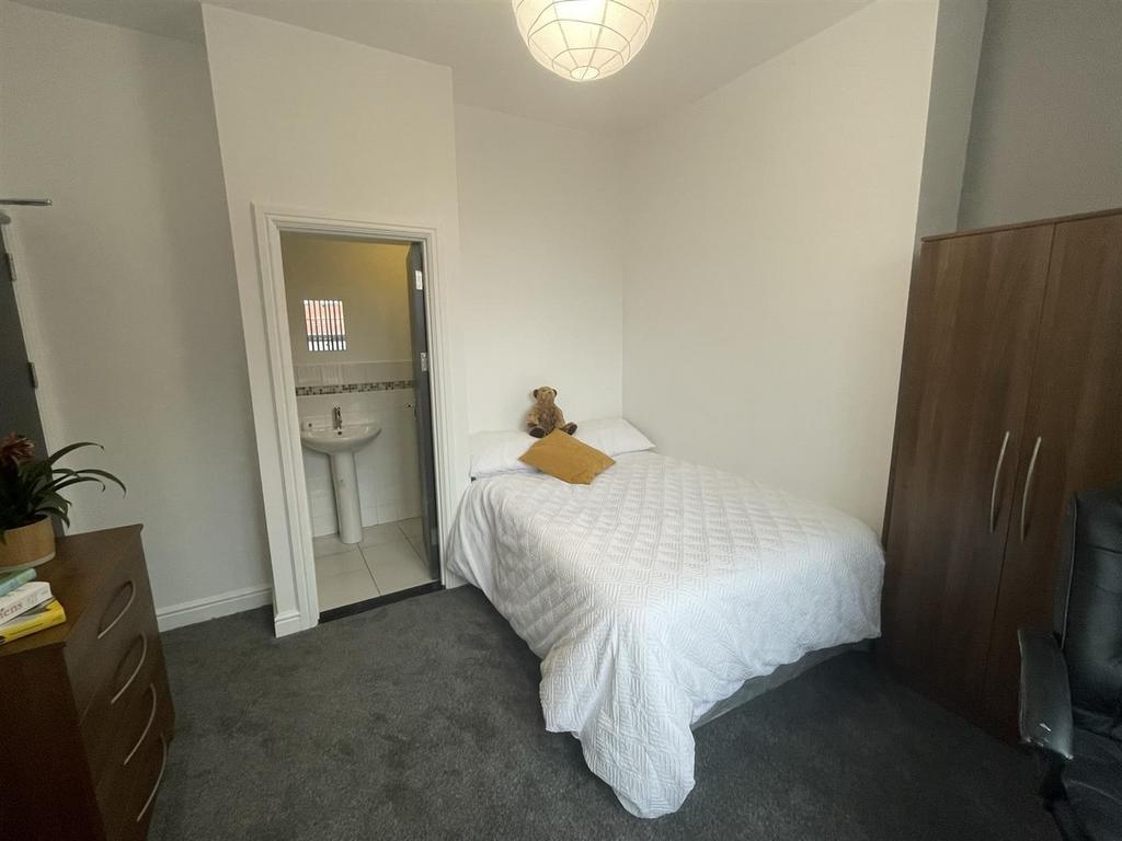 Bedroom 1a.JPEG