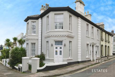 Scarborough Road, Torquay