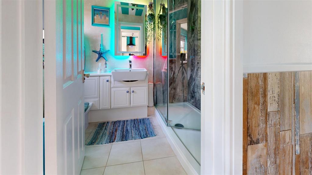 3-Cove-Cottages-Bathroom.jpg