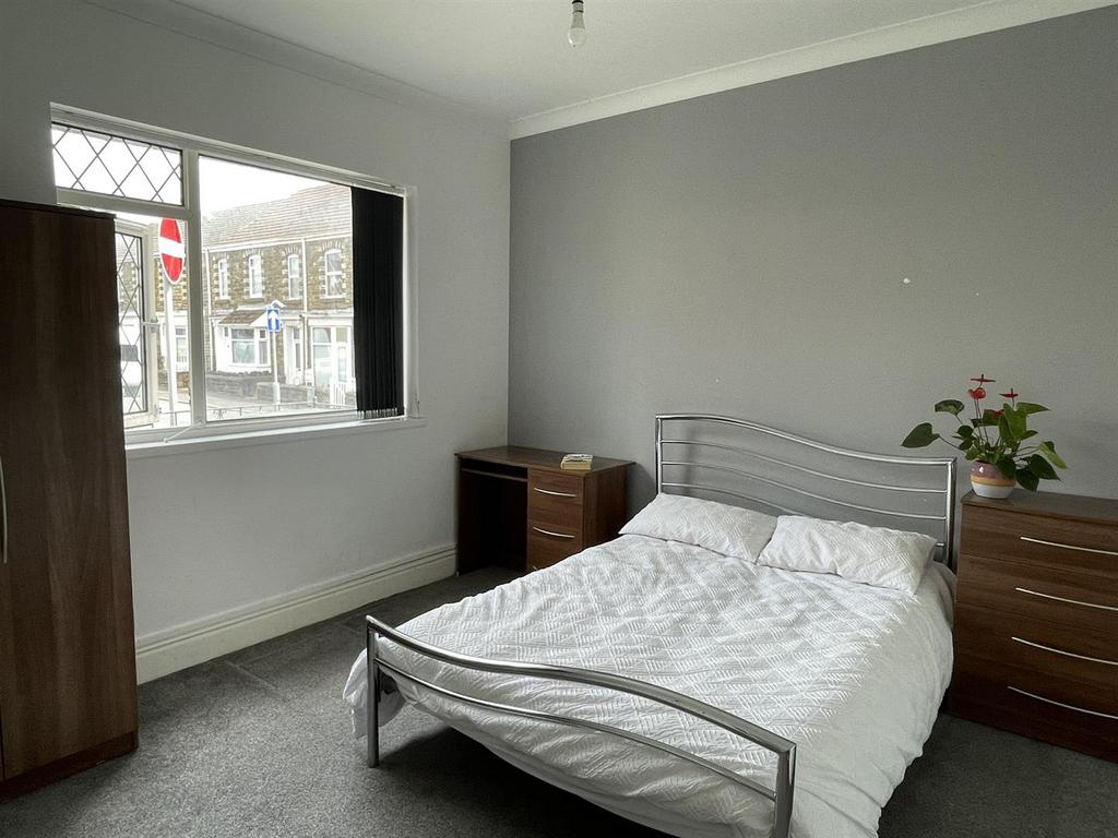 Bedroom 1.JPEG