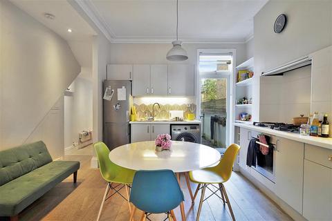 2 bedroom flat for sale, London NW10