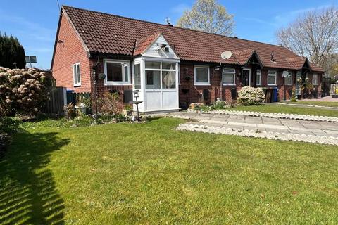 2 bedroom bungalow for sale, Bishop Close, Ashton-Under-Lyne OL7