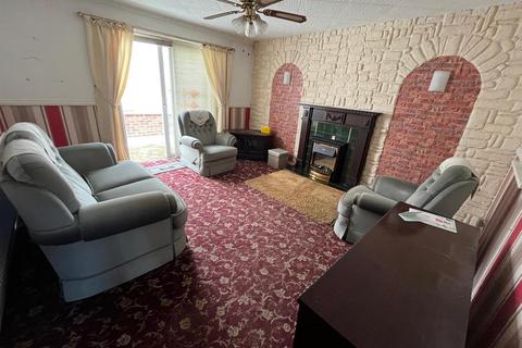 2 bedroom bungalow for sale, Bishop Close, Ashton-Under-Lyne OL7