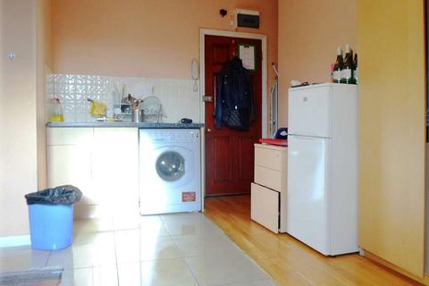 1 bedroom flat to rent, High Street, Acton