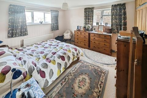 25 Wickham Close, Chipping Sodbury, Bristol, BS37 6NH