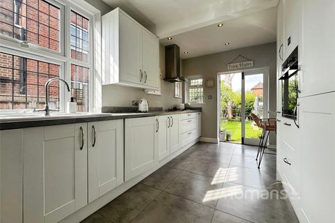 4 bedroom detached house for sale, Bridge Road, Maidenhead, Berkshire