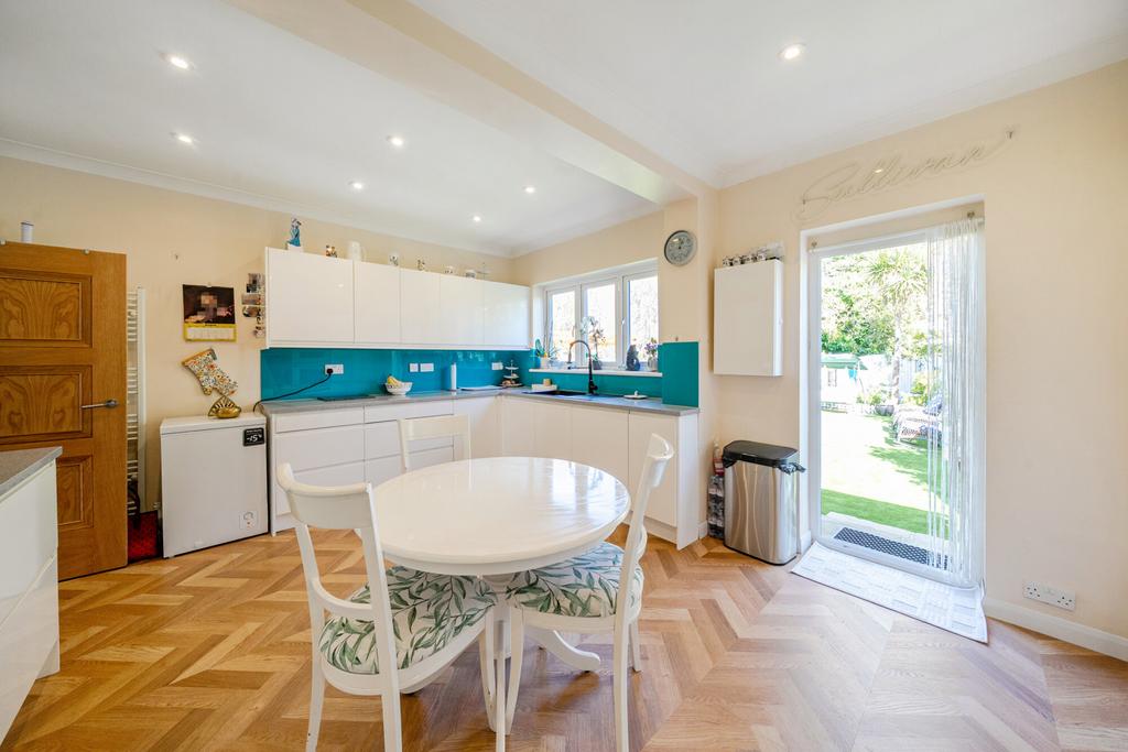 Dining/Kitchen