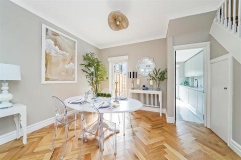 182 Brookscroft Road, London, E17 4JR