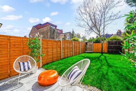 182 Brookscroft Road, London, E17 4JR