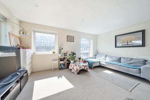 3 bedroom flat for sale, Howard Road, Stanmore HA7