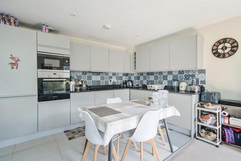 3 bedroom flat for sale, Howard Road, Stanmore HA7