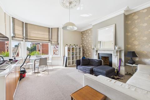 2 bedroom flat to rent, Craneswater Park, Southsea PO4