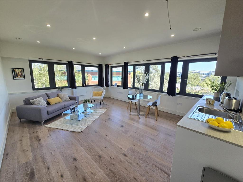 Lounge/Kitchen