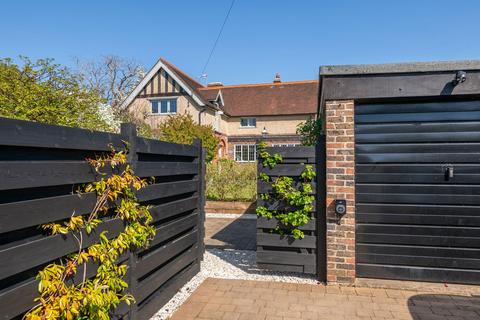 4 bedroom detached house for sale, Clarence Road, Redhill, RH1