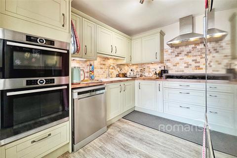 3 bedroom semi-detached house for sale, Yorktown Road, College Town, Sandhurst