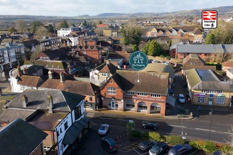 Bar and nightclub for sale, Folly Restaurant & Market, 10-12 College Street, Petersfield, Hampshire, GU31 4AD