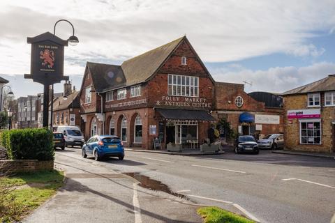 Bar and nightclub for sale, Folly Restaurant & Market, 10-12 College Street, Petersfield, Hampshire, GU31 4AD