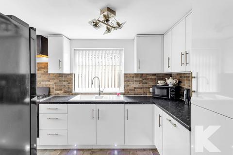 12a Grampian Close, Chadderton, Oldham, OL9 8PT