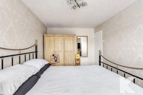12a Grampian Close, Chadderton, Oldham, OL9 8PT