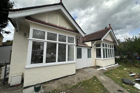 3 bedroom bungalow to rent, Yeading Lane, Hayes UB4
