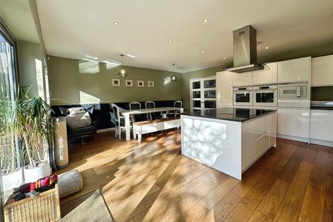4 bedroom detached house for sale, Cannon Court Road, Berkshire SL6