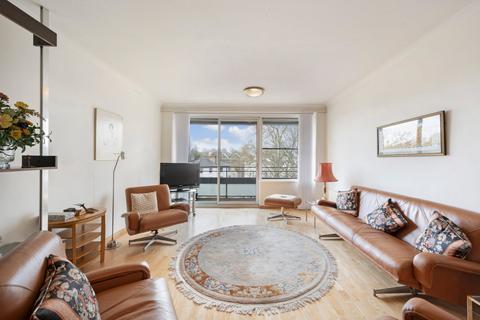 2 bedroom flat for sale, Darwin Court, Gloucester Avenue, London