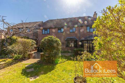 21 Elmgate Drive, Bournemouth, BH7 7EG