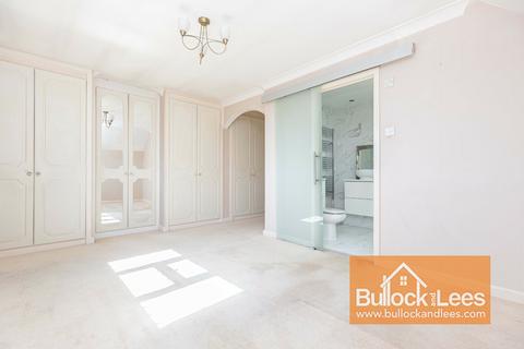 21 Elmgate Drive, Bournemouth, BH7 7EG