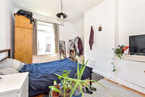 10 Hall Grove, Leeds, LS6 1NT