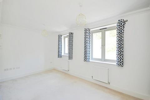 4 bedroom semi-detached house for sale, Somerset Gardens, Meadvale, Surrey
