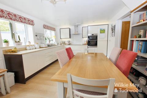 4 bedroom detached house for sale, Haywater Avenue, Bridgwater TA6