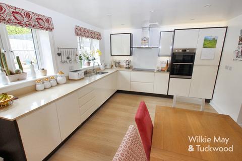 4 bedroom detached house for sale, Haywater Avenue, Bridgwater TA6
