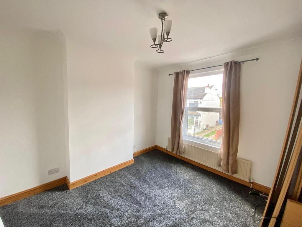 Bedroom - Front elevation