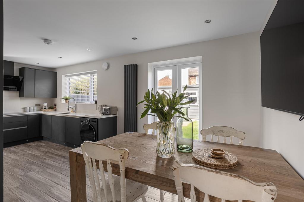 Kitchen dining