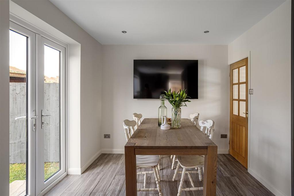 Kitchen dining