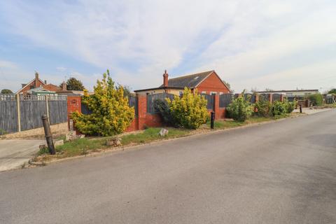 2 bedroom detached bungalow for sale, Eastoke Avenue, Hayling Island