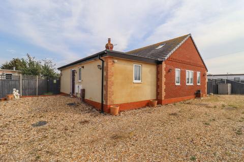 2 bedroom detached bungalow for sale, Eastoke Avenue, Hayling Island