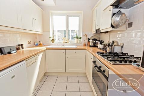 2 bedroom detached house for sale, STYLISH Detached House CASTLE RD WINTON