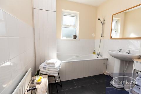2 bedroom detached house for sale, STYLISH Detached House CASTLE RD WINTON