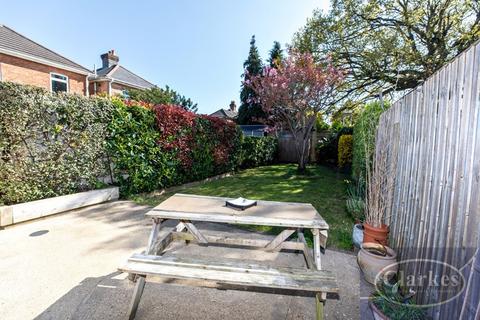 2 bedroom detached house for sale, STYLISH Detached House CASTLE RD WINTON