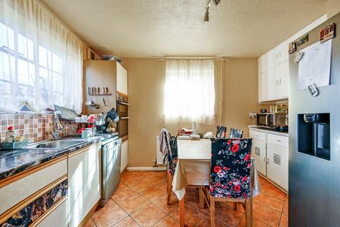 3 bedroom semi-detached house for sale, Selling, Faversham, Kent, ME13