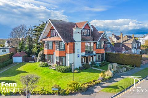 12 bedroom house for sale, Third Avenue, Frinton-On-Sea