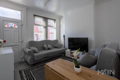 3 bedroom block of apartments for sale, Halstead Street, Leicester LE5