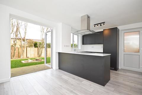 15 Smythe Croft, Bristol, BS14 0UB