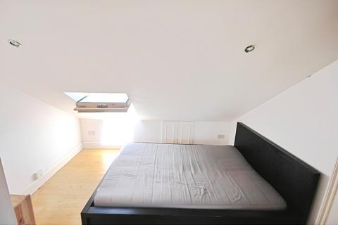 Studio to rent, Kimberley Avenue Nunhead SE15
