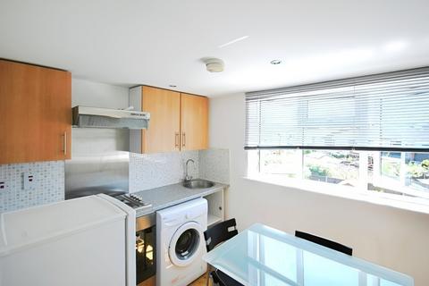 Studio to rent, Kimberley Avenue Nunhead SE15