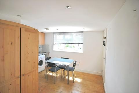Studio to rent, Kimberley Avenue Nunhead SE15