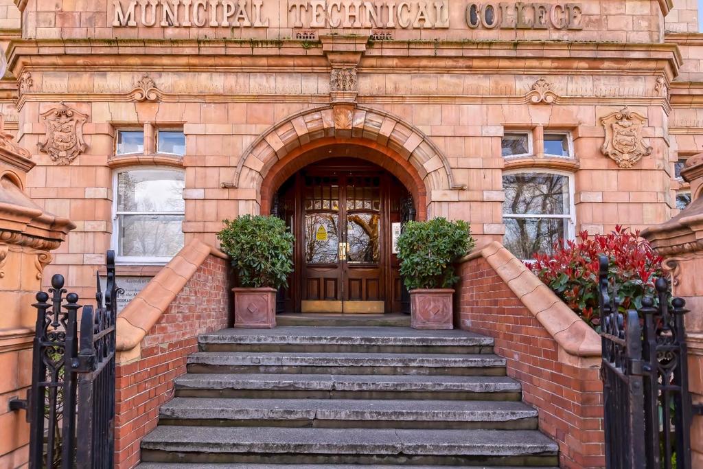 Old College House 28.jpg