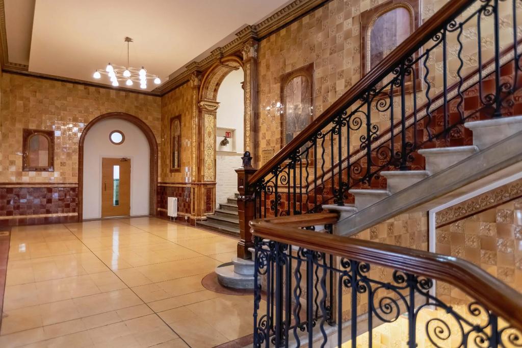 Old College House 27.jpg