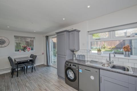 4 bedroom terraced house for sale, Holme Wood Road, Holmewood, Bradford, BD4